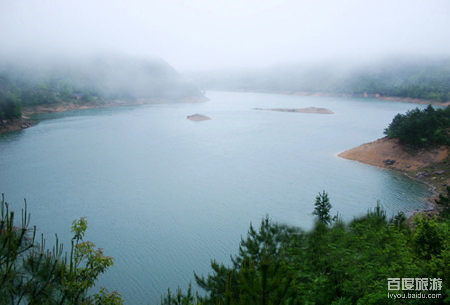 即大洋水库,位于大洋镇西五公里的深山峡谷间,七十年代建成,是缙云