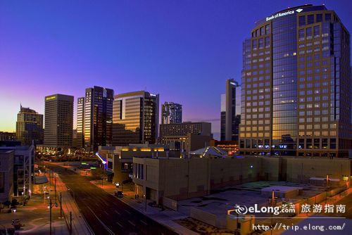  p>菲尼克斯,又译凤凰城(英语:phoenix),是美国 a href="#" data