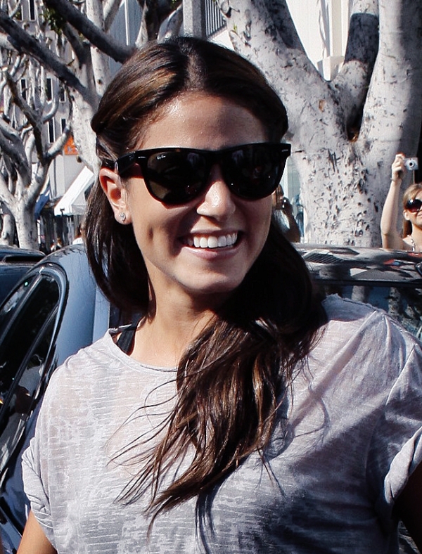  p>妮基·瑞德(nikki reed),1988年5月17日出生于美国加利福尼亚州国