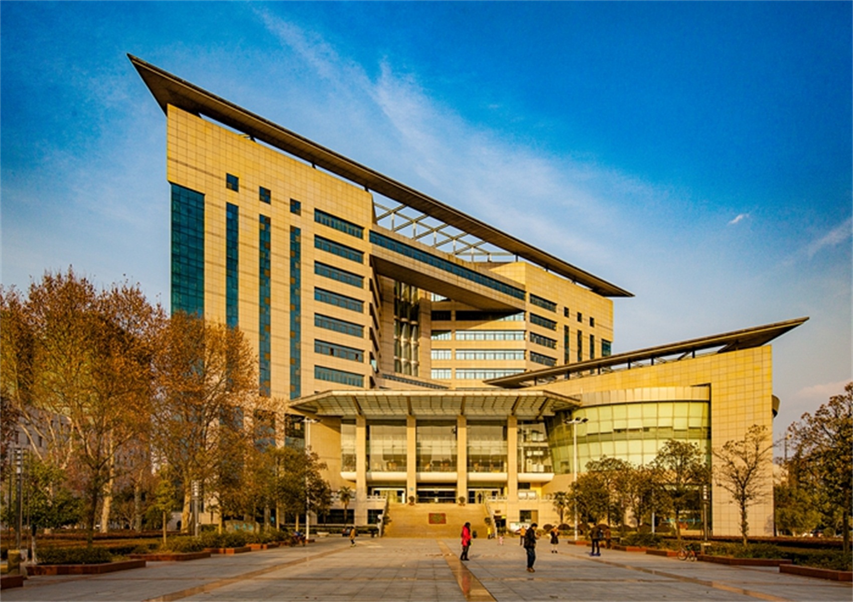 湖北大学