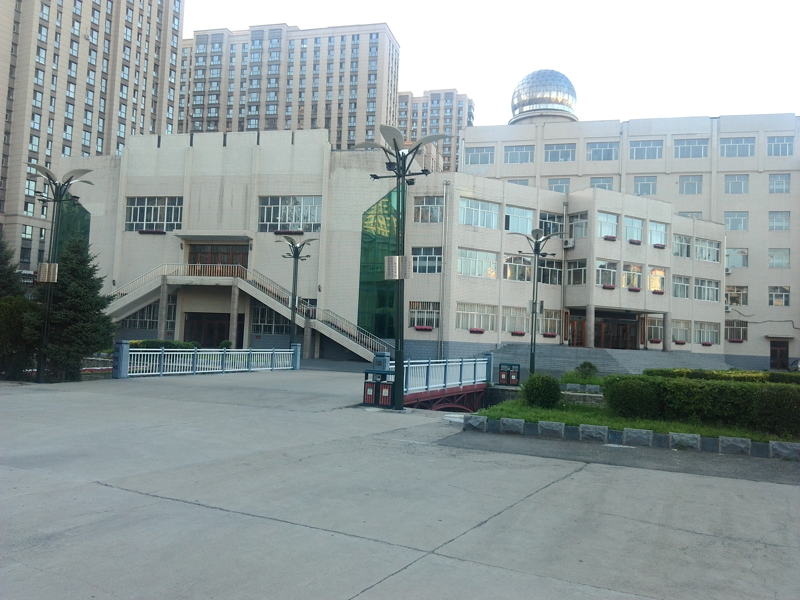  p>鸡西实验中学(jixi experimental high school)位于黑龙江省鸡西市