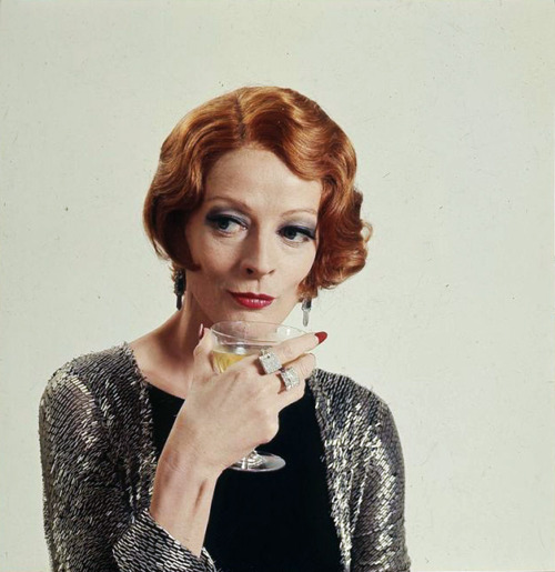  p data-id="gnsq6qqaj8">玛吉·史密斯,1934年12月28日出生于英国 a