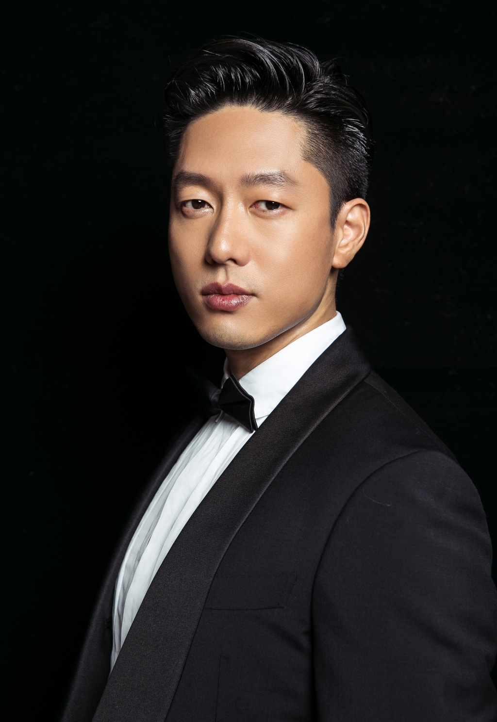  p>凌潇肃,1980年5月22日出生于陕西省西安市,中国内地影视男演员