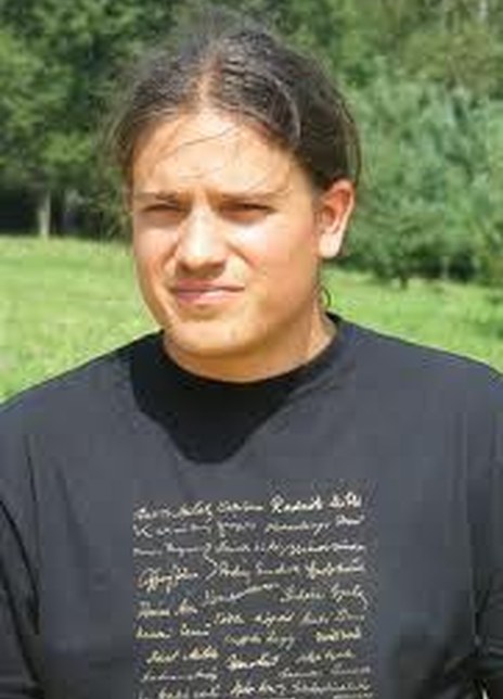 《gulliver az óriások országában》,2002年参演电影《佩拉斯卡