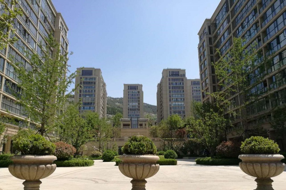  p>海尔绿城全运村锦兰园位于济南市历下奥体中心,由济南海尔绿城置业