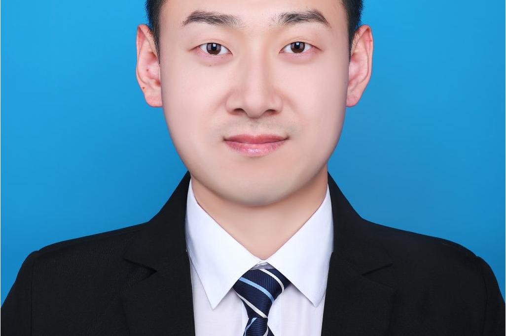  p>张洋,北京航空航天大学体育场馆中心主任,2002年毕业于 a target="