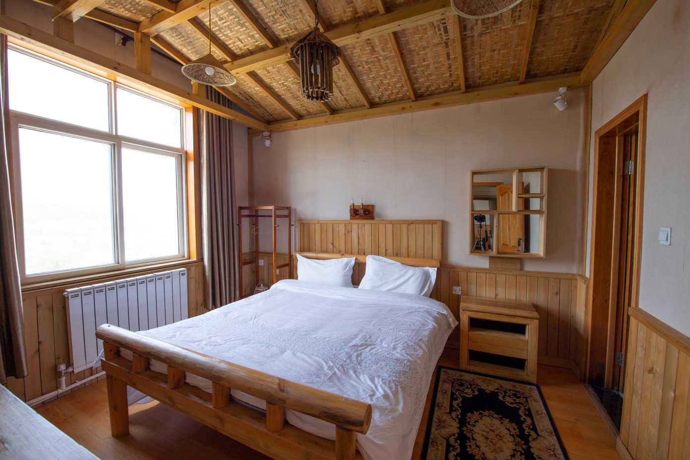 ="tajuc60rjsws">终南山龙门精舍是地处终南山七十二峪汤峪的主题民宿