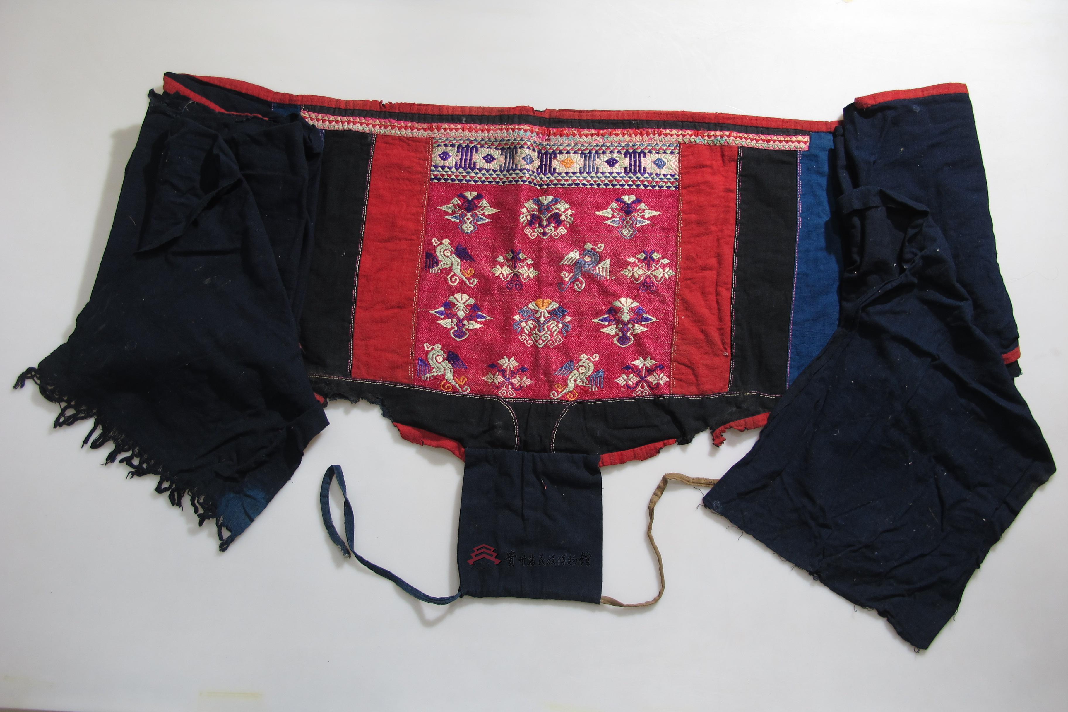 清末广西毛南族织锦花鸟纹背带