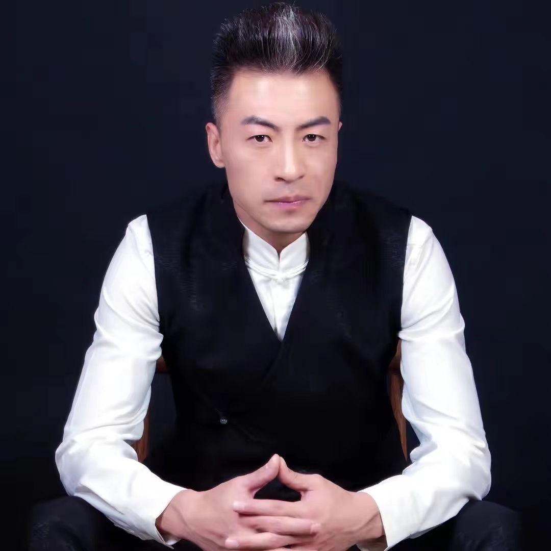 毕宏伟,中国内地男歌手,太原市歌舞杂技团