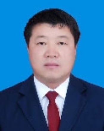 乌力吉巴依尔