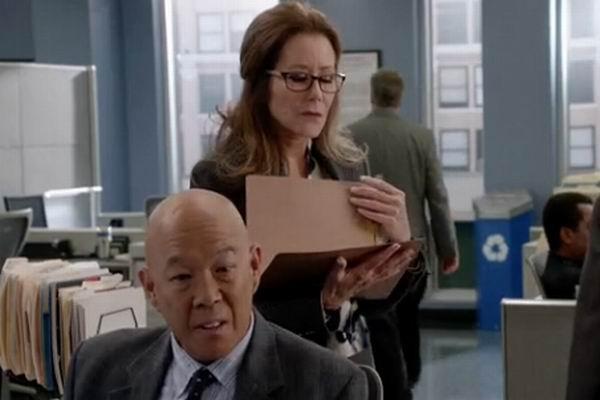  p data-id="gnwmwqtnle">《重案组第一季》是史蒂夫·罗宾执导的电视