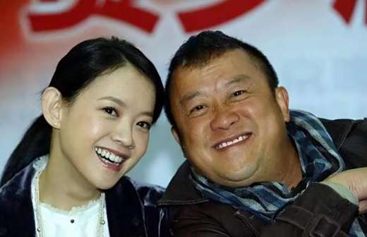 <p>曾志伟（右）与女儿曾宝仪
