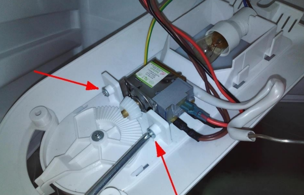 然后把整个温控器取出来