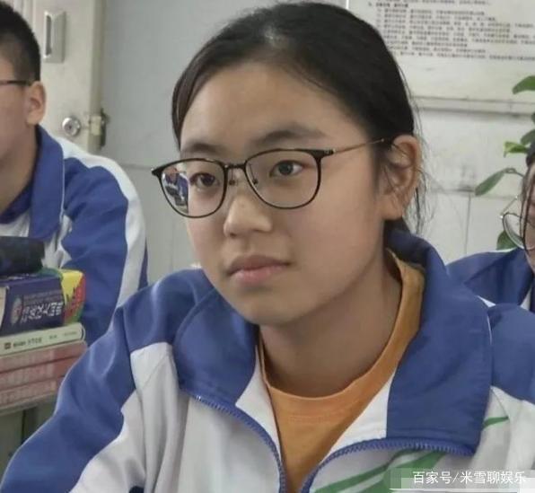  p data-id="sxcybgdyubon">李欣雨,在汶川地震中失去右手,地震后