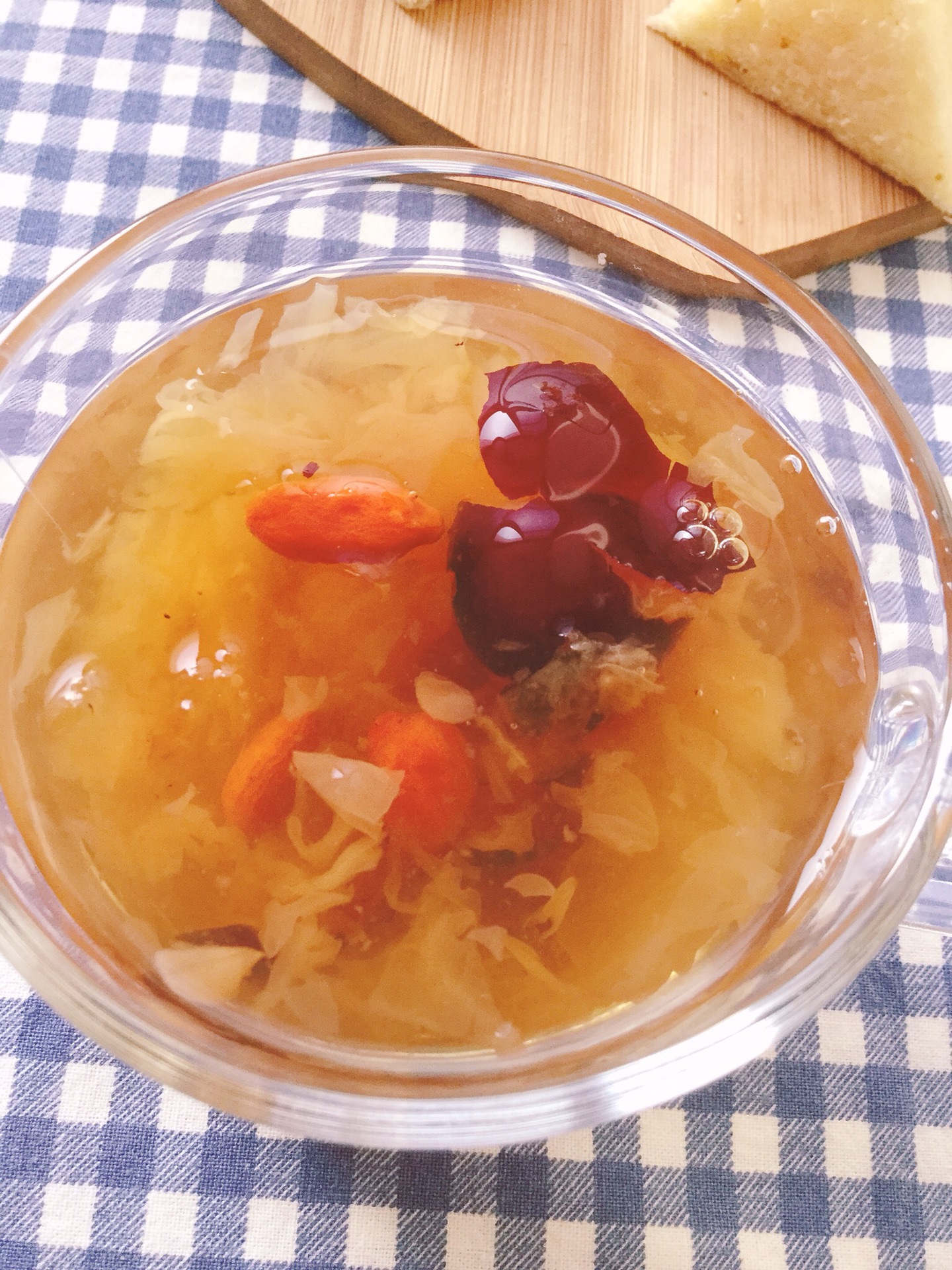 山竹桃胶雪耳羹