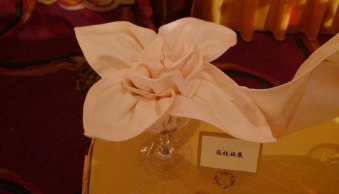 餐厅口布杯花十种简单折法 - 知晓星球