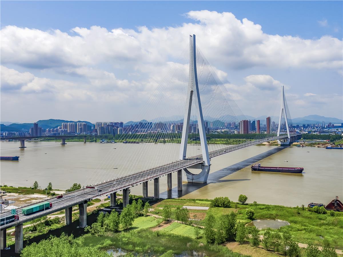  p>鄂东长江大桥(edong yangtze river bridge)是中国 a target="