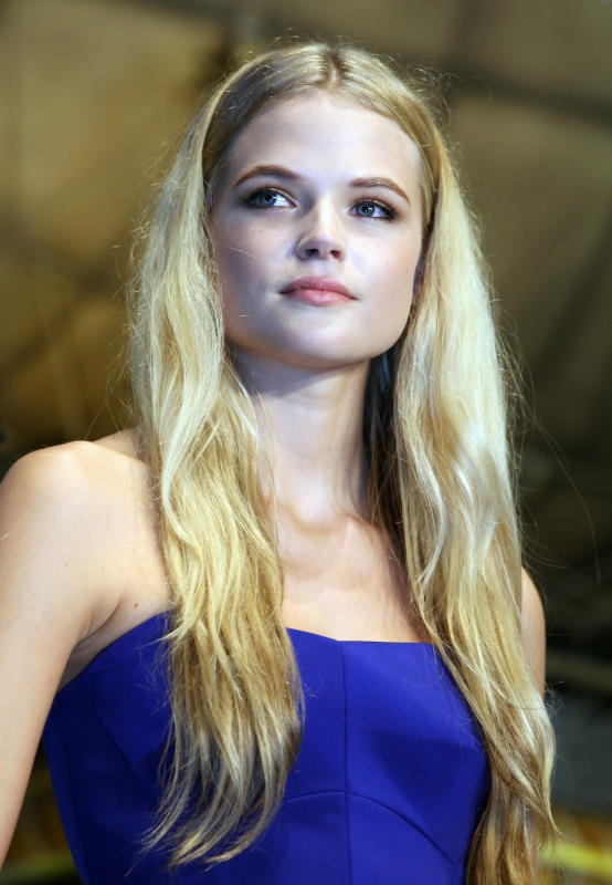 (gabriella wilde),1989年4月8日出生于英国汉普郡,英国演员和模特