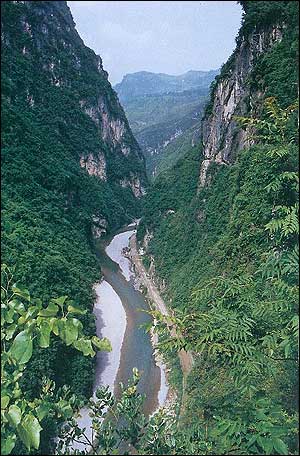 三皇山有三处,河北省保定市 a target="_blank" href="/item/涞水县