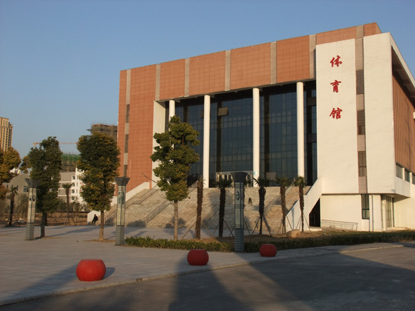  p data-id="gnbckada43">亳州市第一中学南校位于南部新区,是2010年