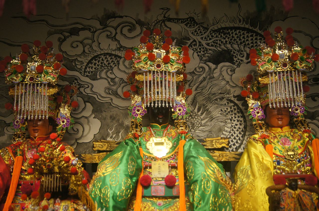 银同黑脸三妈