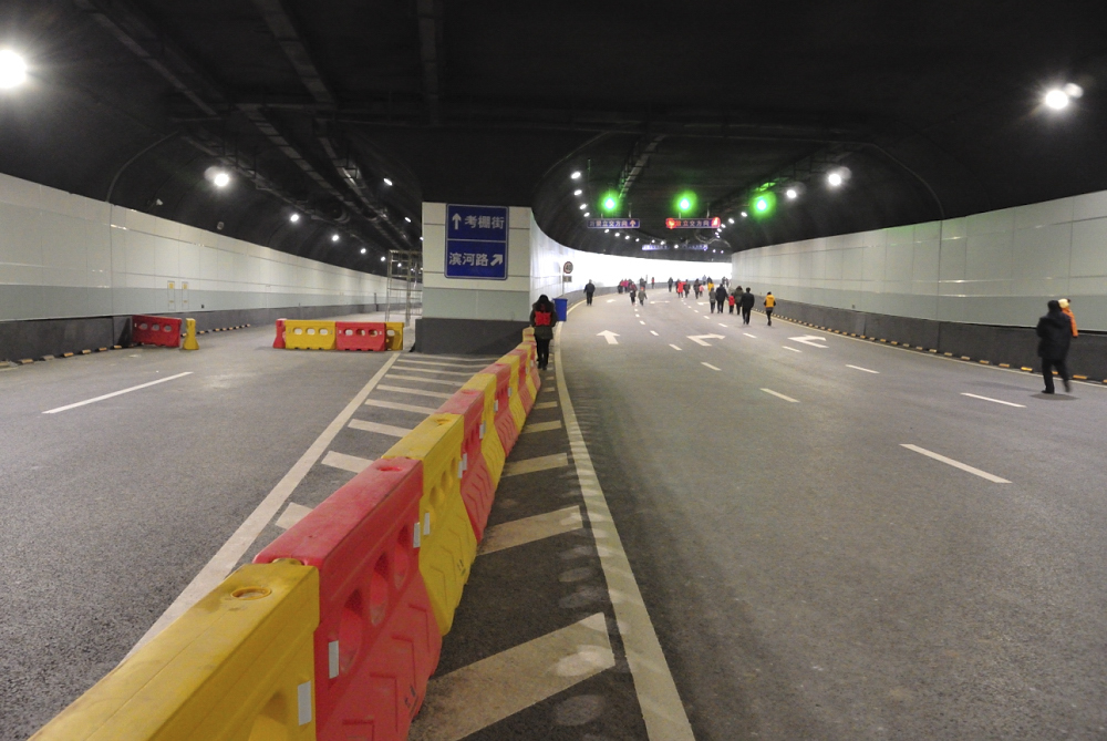  p> a href="#">三河口 /a>隧道又称临沂河底隧道,位于山东省临沂市