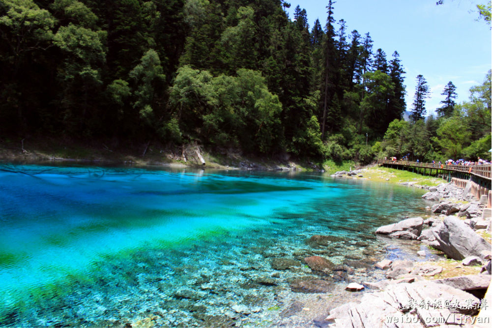  p data-id="gnzlsn11ky">五彩池,位于四川省阿坝藏族羌族自治州 a