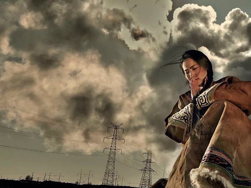  p>本名乌兰其其格,出生于内蒙古锡盟东乌珠穆沁旗,身高1.