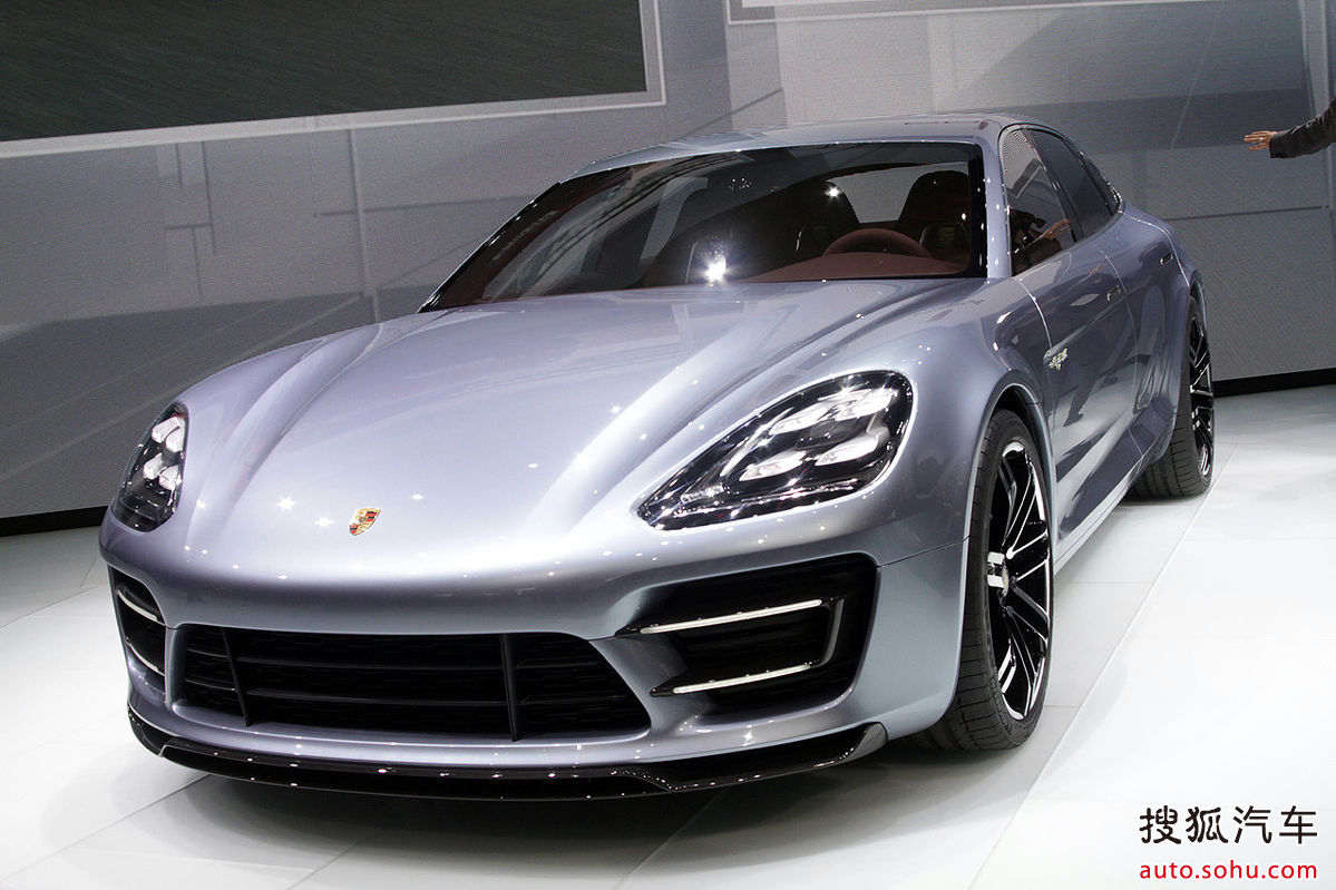  p>保时捷panamera是一款轿车,保时捷panamera车身线条圆润流畅,没有