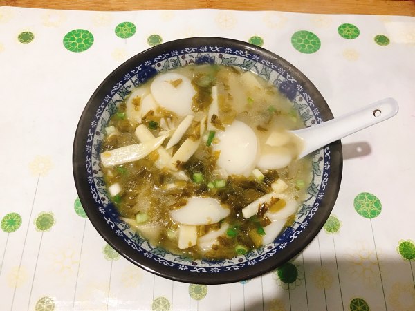 雪菜笋丝年糕汤