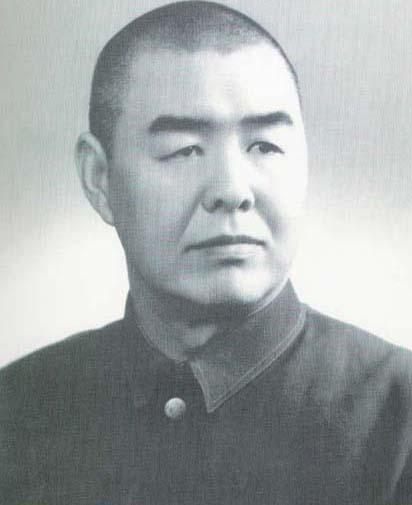  p>邓宝珊(1894年—1968年),名瑜,字宝珊,甘肃天水人,是民国时期纵横
