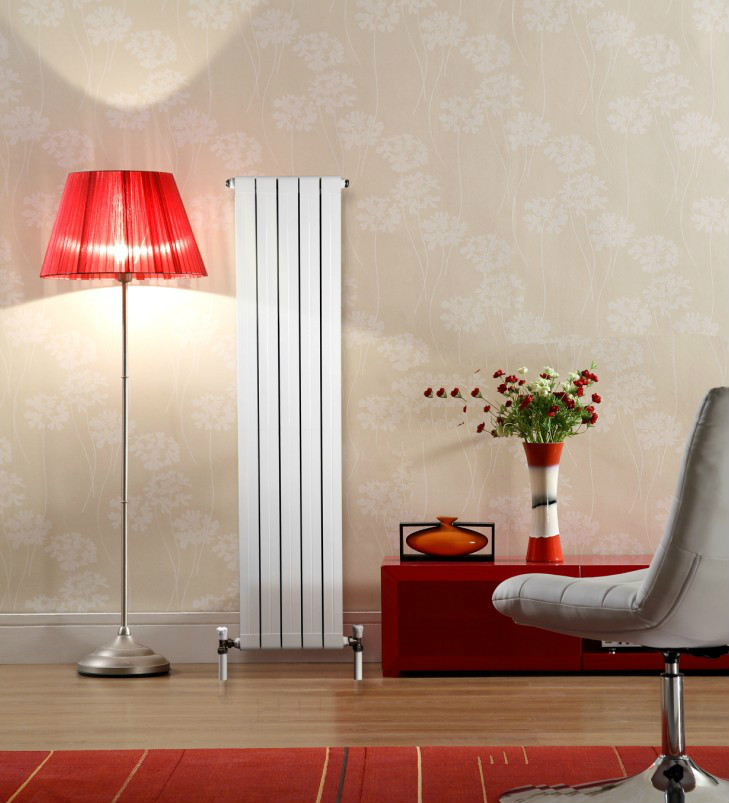  p>铜铝复合暖气片是一种把铜管与铝翼型材用精密涨压工艺做成散热