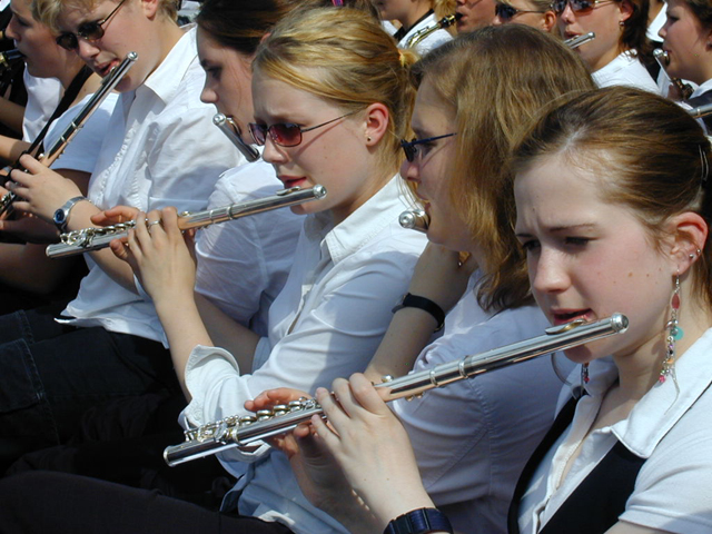 青少年节是 a target="_blank" href="/item/德国艺术与教育国际交流