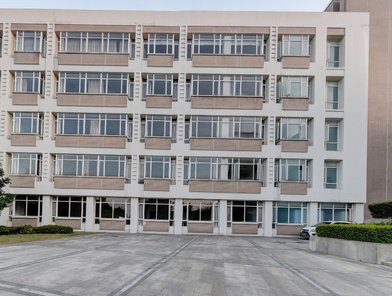  p>上海工程技术大学(shanghai university of engineering science)