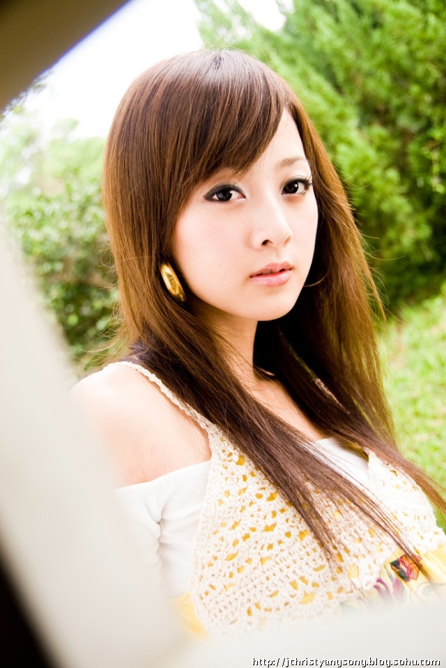  p>张凯洁,又叫果子mm,本名张允霏,英文名mikako,1984年出生于中国 a