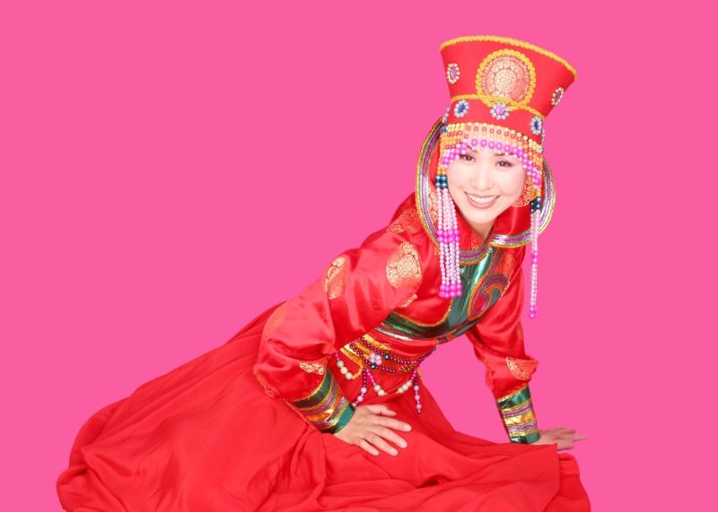  p>乌兰托娅,曾用名王丽娜,8月21日出生于内蒙古自治区 a target="
