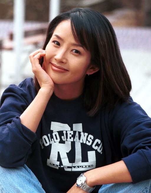  p>崔真实(         ,1968年12月24日~2008年10月2日),出生于韩国首尔