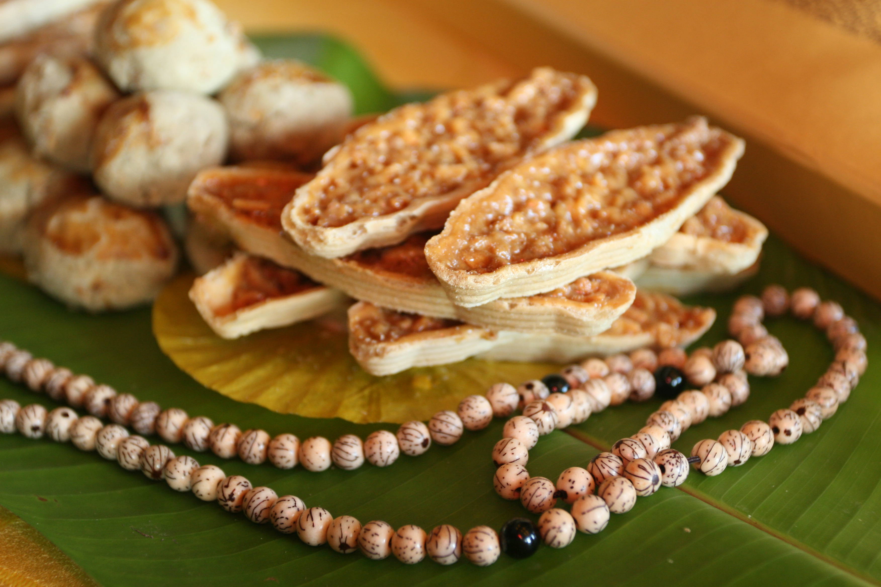  p data-id="go0lb2ji9g">观音饼是浙江普陀山的特色传统名点.