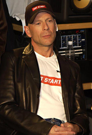  p>布鲁斯·威利斯(bruce willis),1955年3月19日生于西德,美国演员