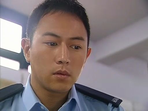 学警出更