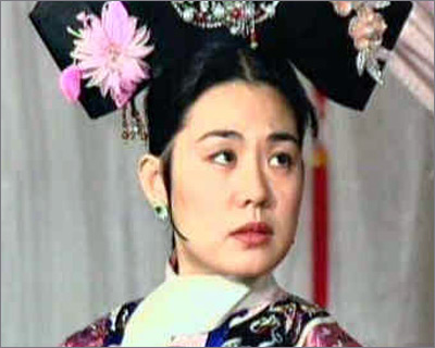 年5月19日出生于中国北京市,毕业于中央戏剧学院,法国籍华裔女演员