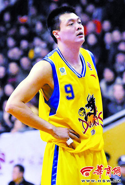  p>江苏龙肯帝亚篮球俱乐部成立于1995年,在cba联赛创办的元年就加入