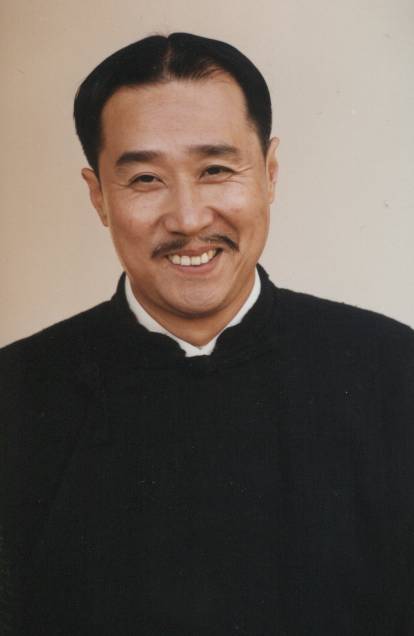  p>于雷,北京人,原沈阳军区文工团相声演员,现为专业影视演员.