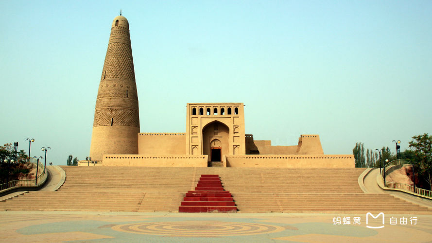  p>苏公塔礼拜寺,位于新疆 a target="_blank" href="/item/吐鲁番市