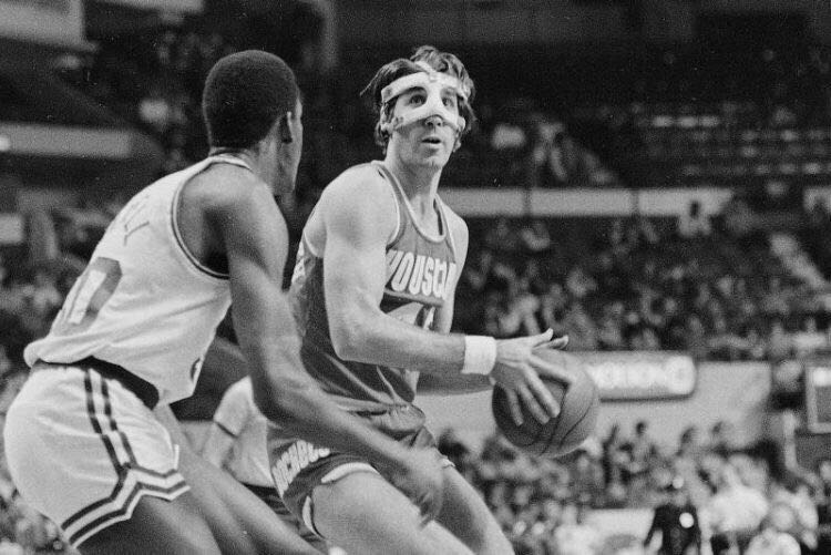  p>鲁迪·汤姆贾诺维奇(rudy tomjanovich),1948年11月24日出生于美国