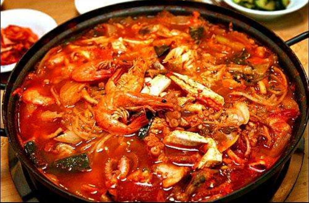  p>海鲜什锦火锅汤底是一种火锅汤底,以 a href="#" data-lemmaid="