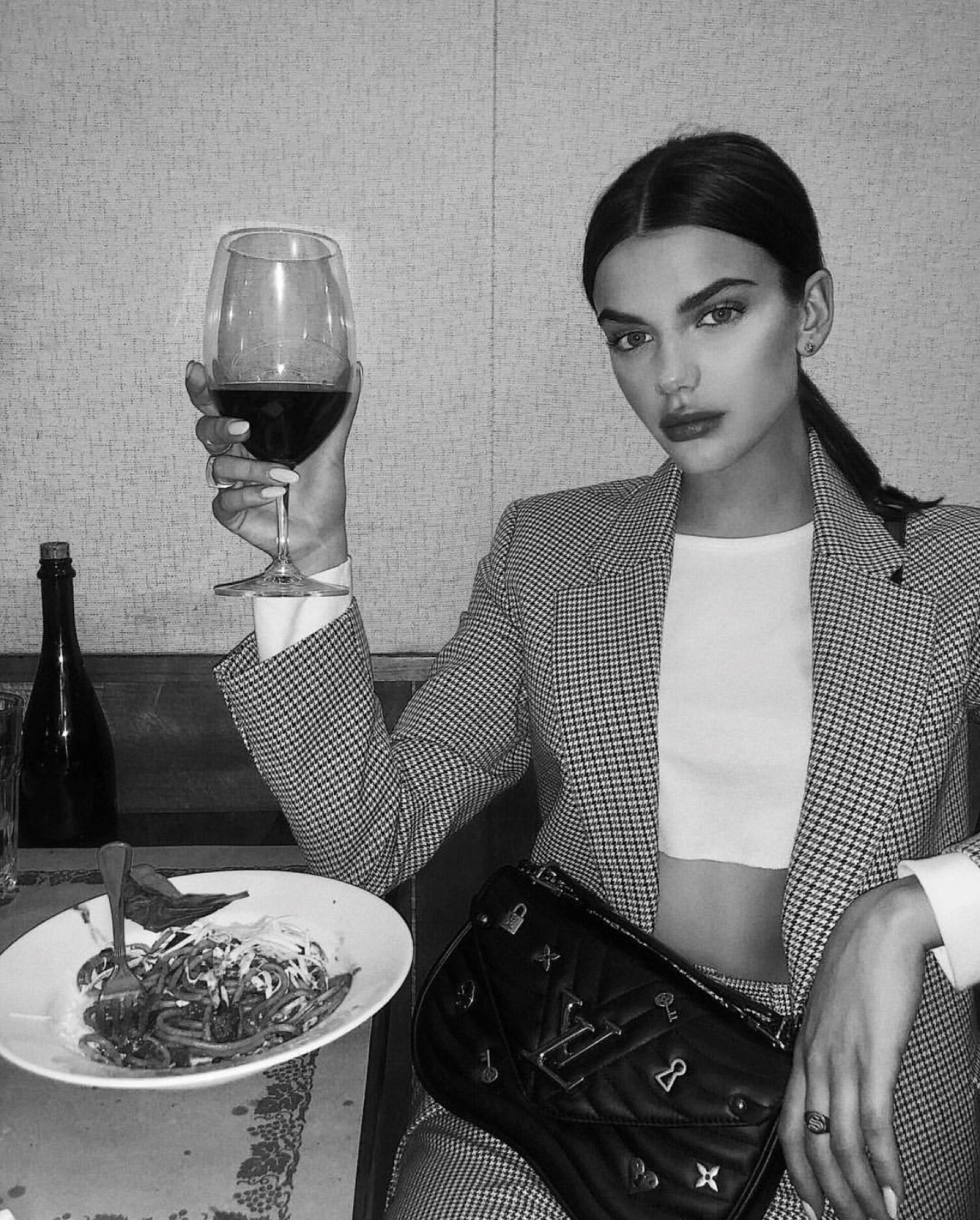 索尼娅出生于演艺世家,从小就有演艺经历. /p>