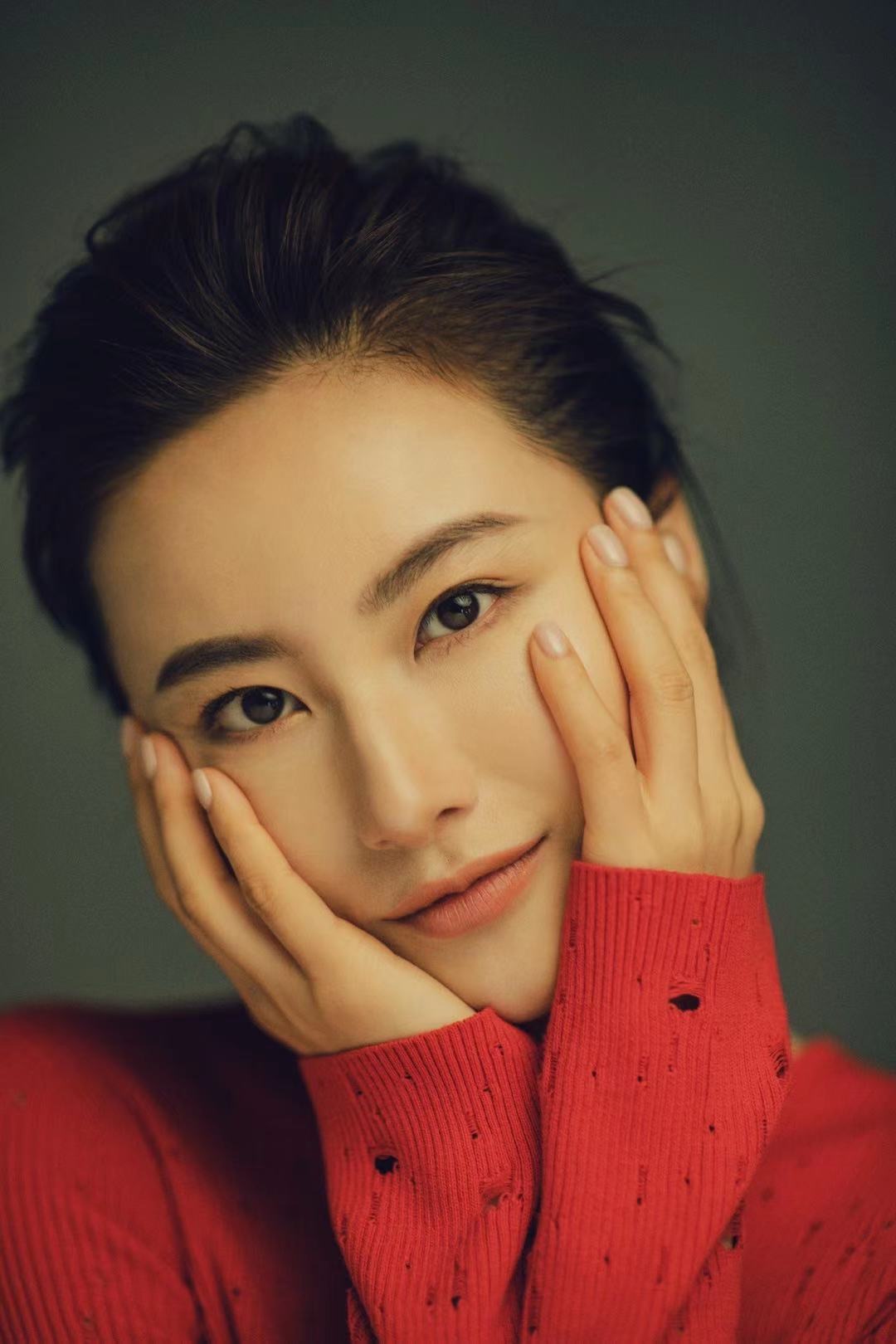  p>万潼,出生于山东省济南市,中国内地影视女演员,主持人.