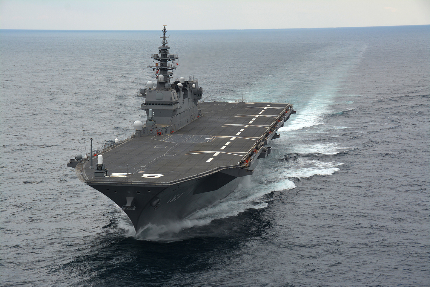 出云号直升机驱逐舰