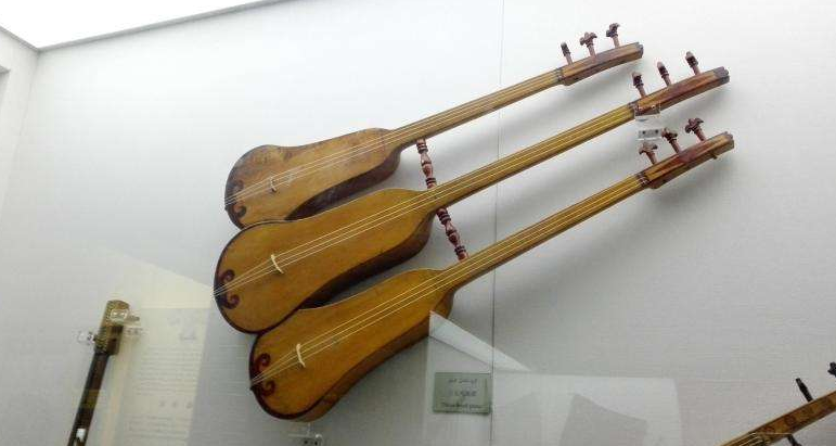 哈萨克族库布孜